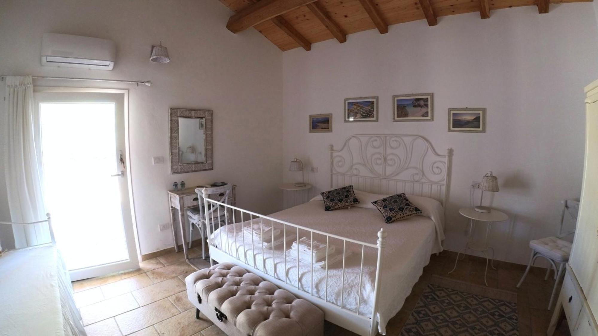 Monti Russu Natural Guest House Aglientu Exterior photo
