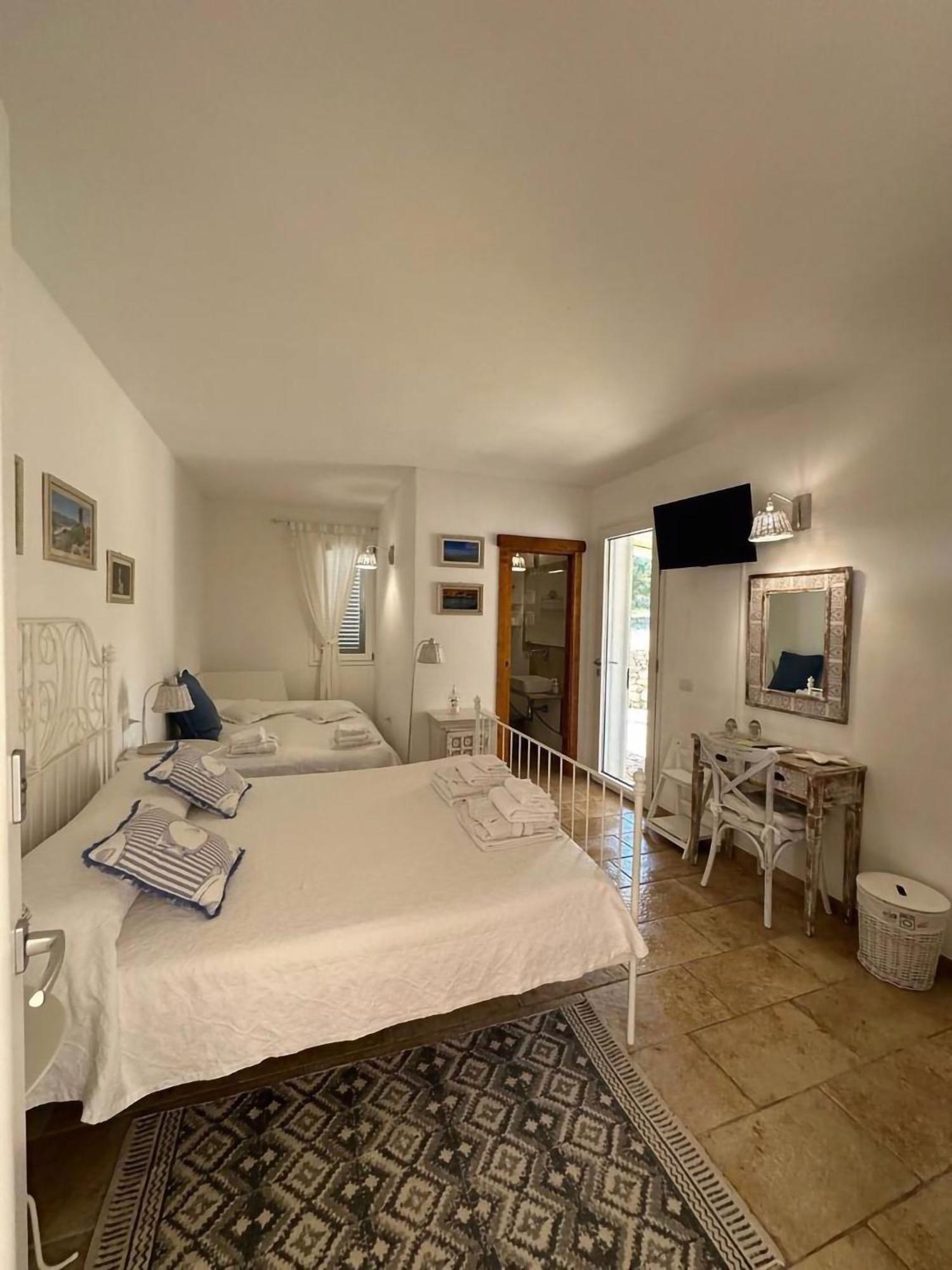 Monti Russu Natural Guest House Aglientu Exterior photo